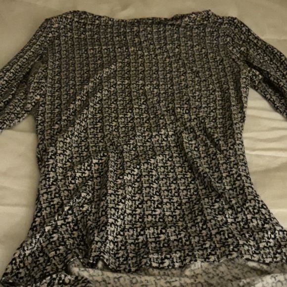 *This a gorgeous (untagged) top - Picture 6 of 6